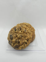 Load image into Gallery viewer, Aunt Janet&#39;s Oatmeal Raisin Cookies
